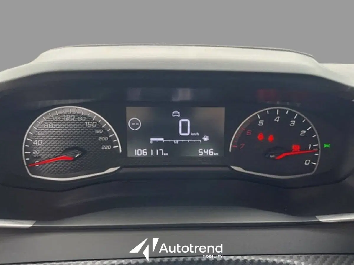 Peugeot 208 usata a Bari (14)