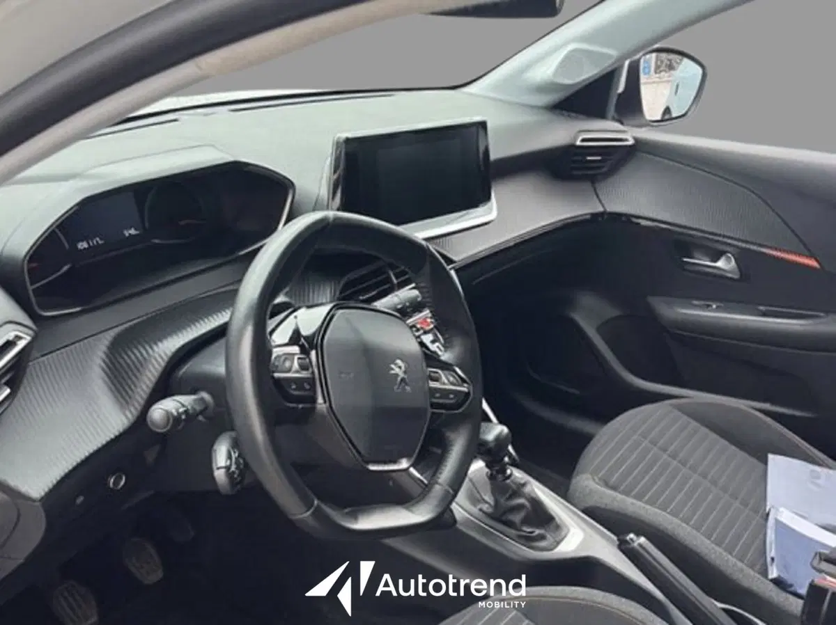 Peugeot 208 usata a Bari (6)