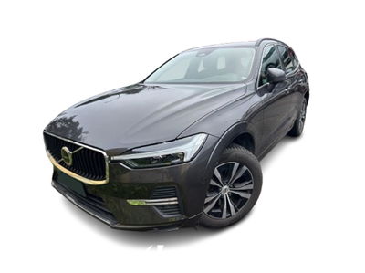 Volvo XC60 B4 (d) AWD Geartronic Momentum Pro del 2021 usata a Bari
