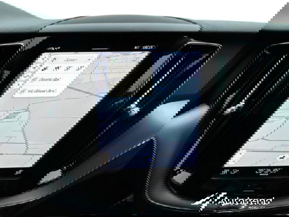 Volvo XC60 usata a Bari (6)