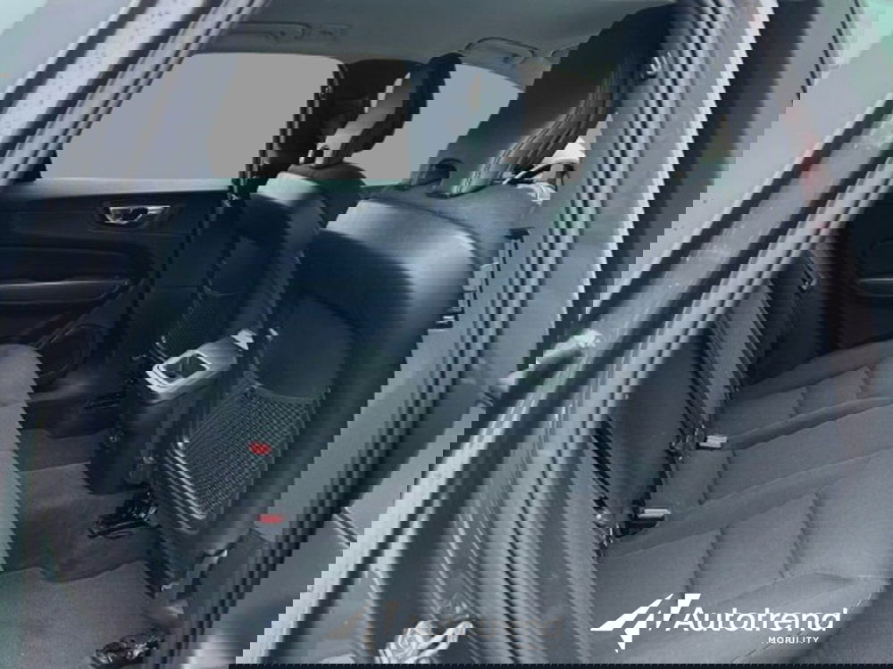 Volvo XC60 usata a Bari (7)