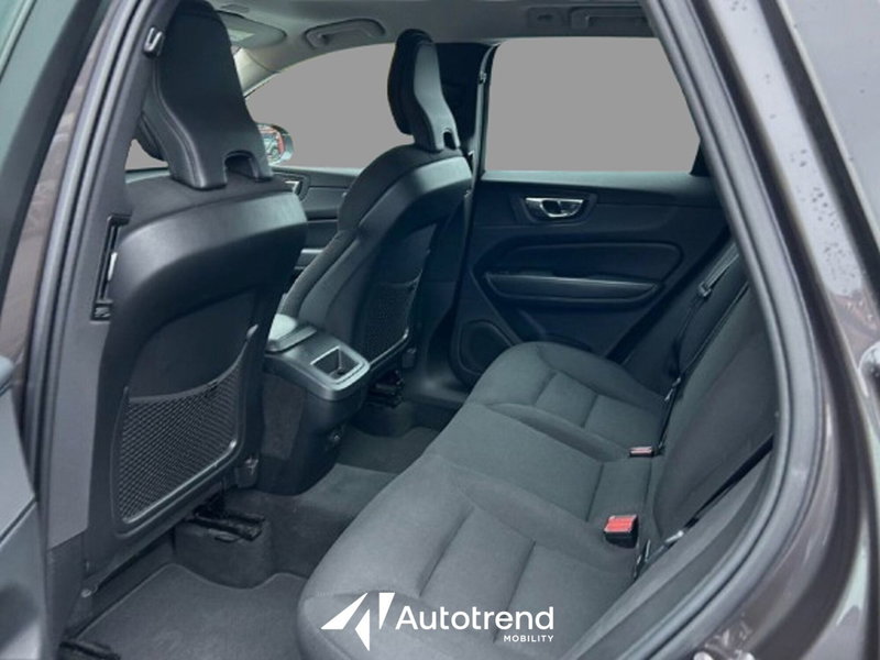 Volvo XC60 usata a Bari (8)