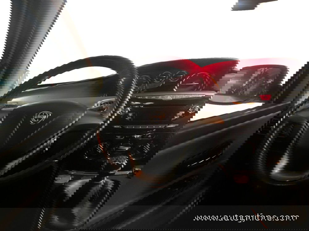 Lancia Ypsilon usata a Modena (12)