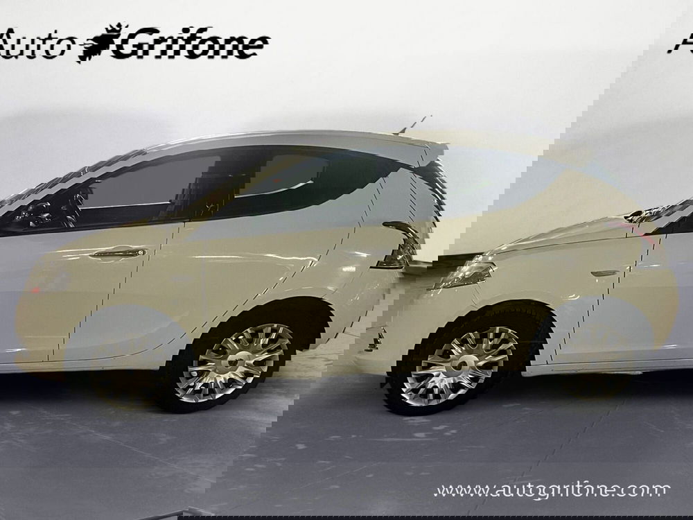 Lancia Ypsilon usata a Modena (2)