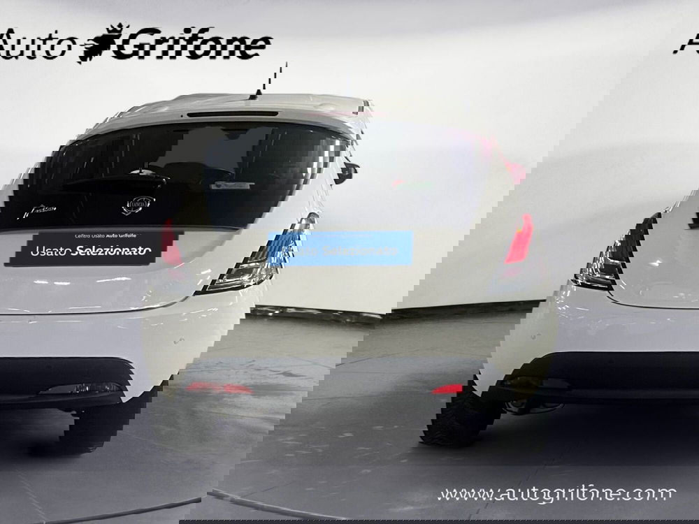 Lancia Ypsilon usata a Modena (4)