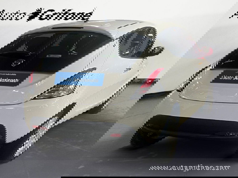 Lancia Ypsilon usata a Modena (5)