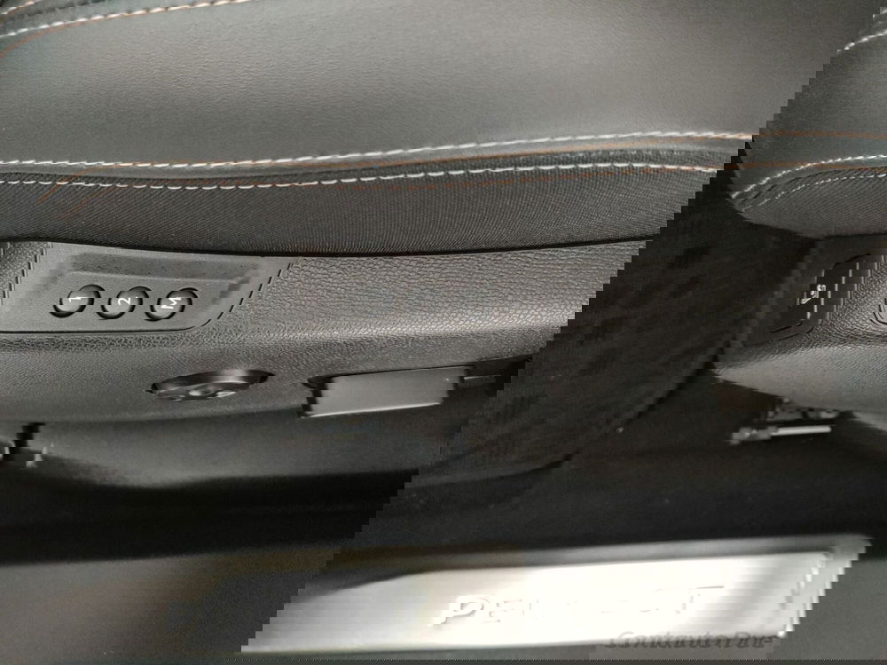 Peugeot 3008 usata a Caserta (20)