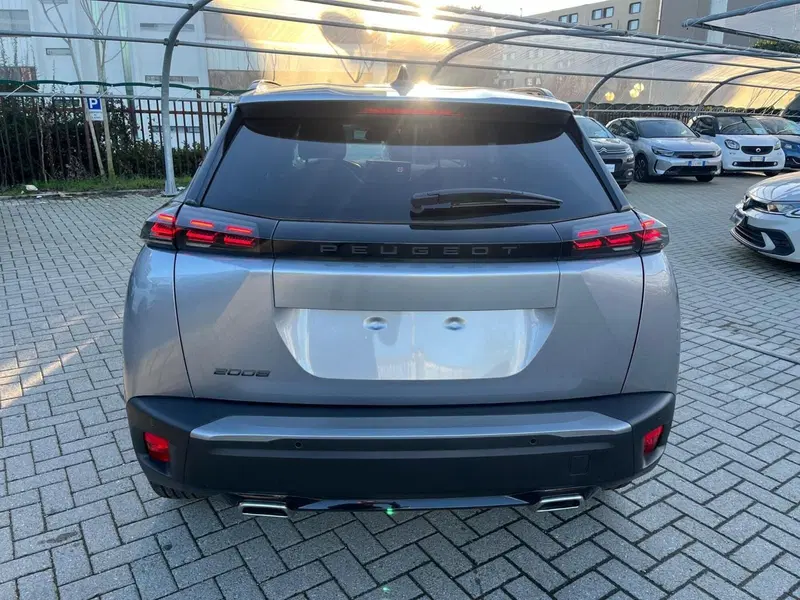 Peugeot 2008 nuova a Milano (10)