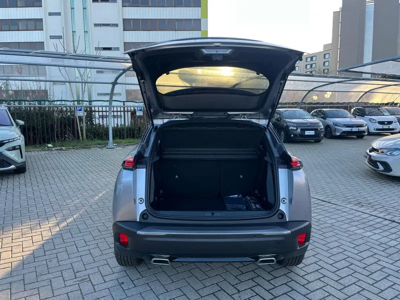 Peugeot 2008 nuova a Milano (11)