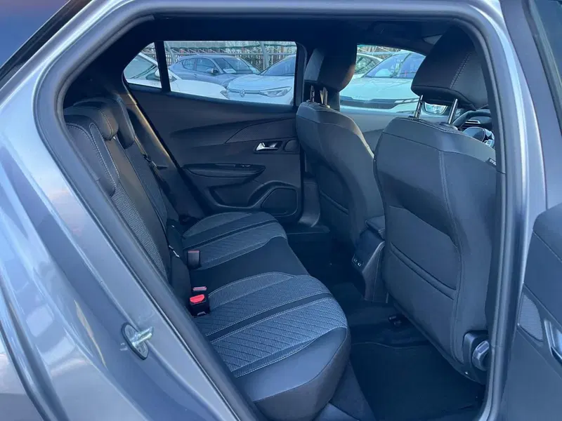Peugeot 2008 nuova a Milano (15)
