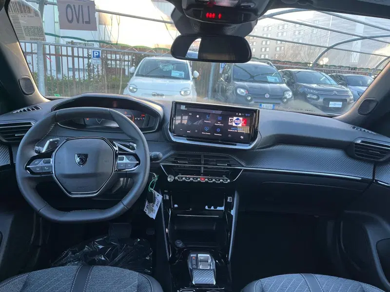Peugeot 2008 nuova a Milano (17)