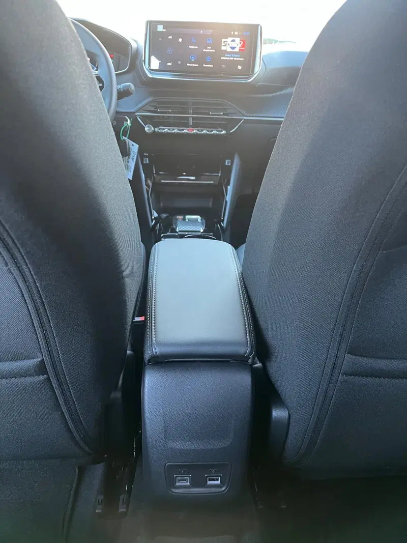Peugeot 2008 nuova a Milano (20)