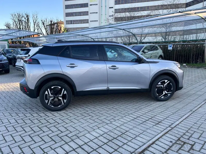 Peugeot 2008 nuova a Milano (5)
