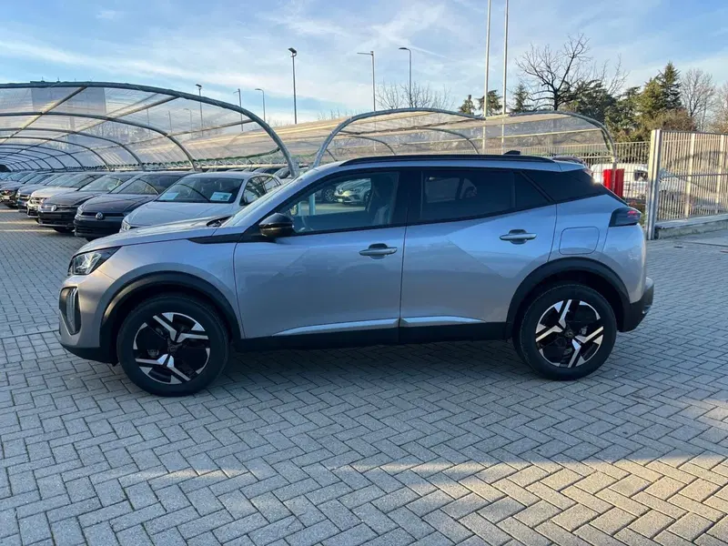 Peugeot 2008 nuova a Milano (6)