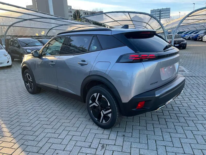Peugeot 2008 nuova a Milano (9)