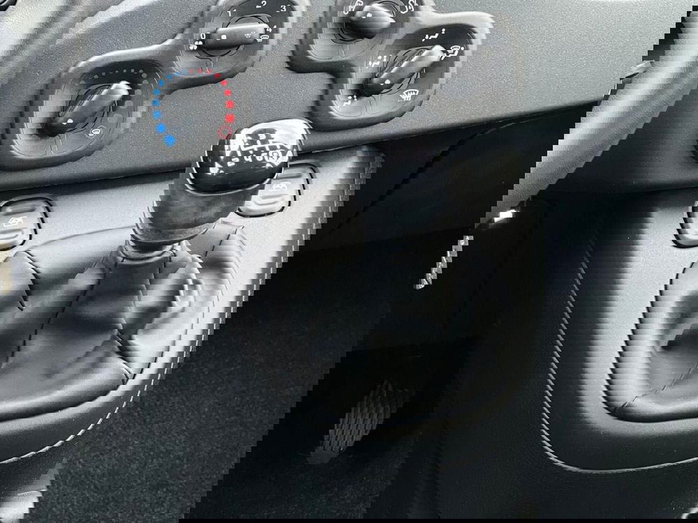 Fiat Panda Cross nuova a Matera (18)