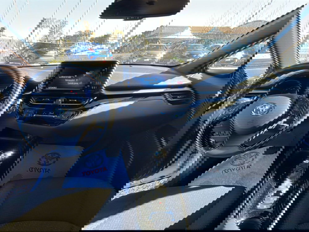 Toyota Toyota C-HR usata a Ragusa (10)