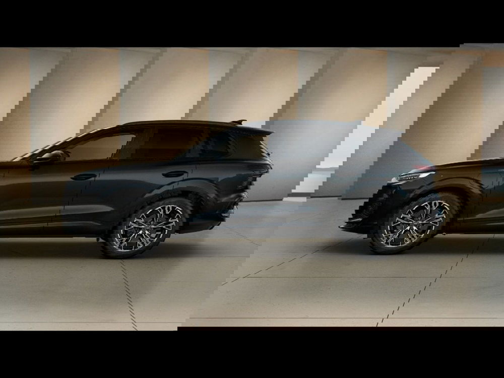 Audi Q3 Sportback nuova a Firenze (2)