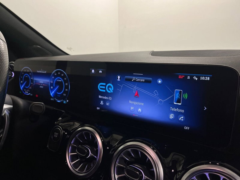 Mercedes-Benz EQA usata a Milano (12)