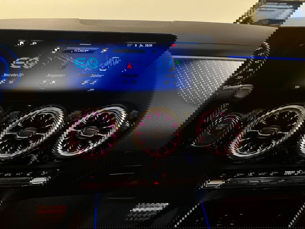 Mercedes-Benz EQA usata a Milano (14)