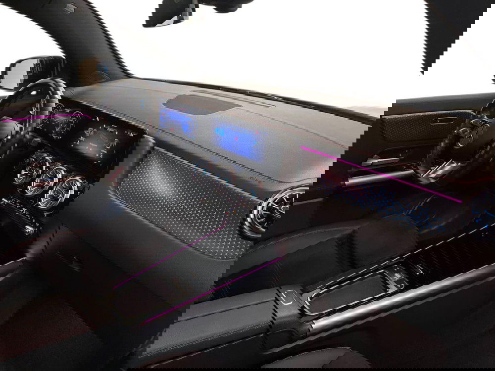 Mercedes-Benz EQA usata a Milano (15)