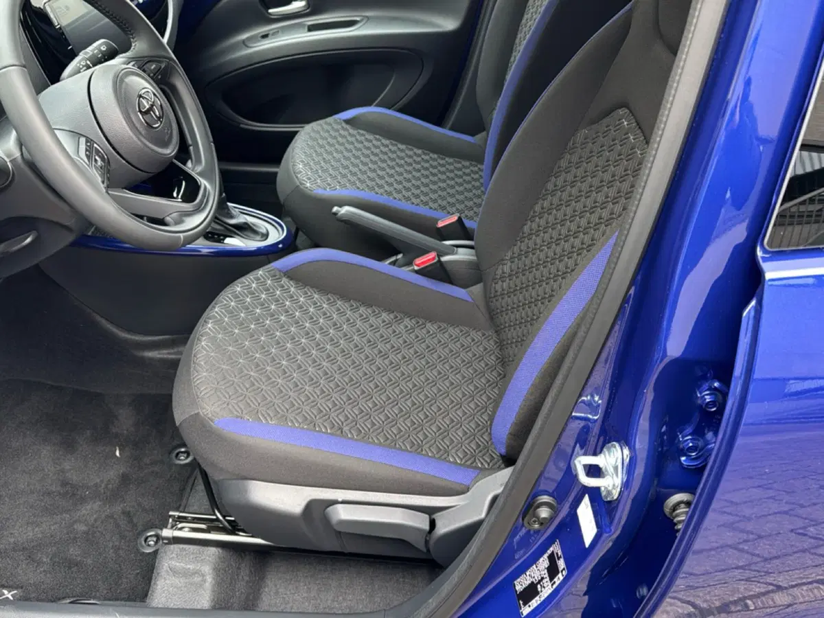 Toyota Aygo X nuova a Ferrara (10)