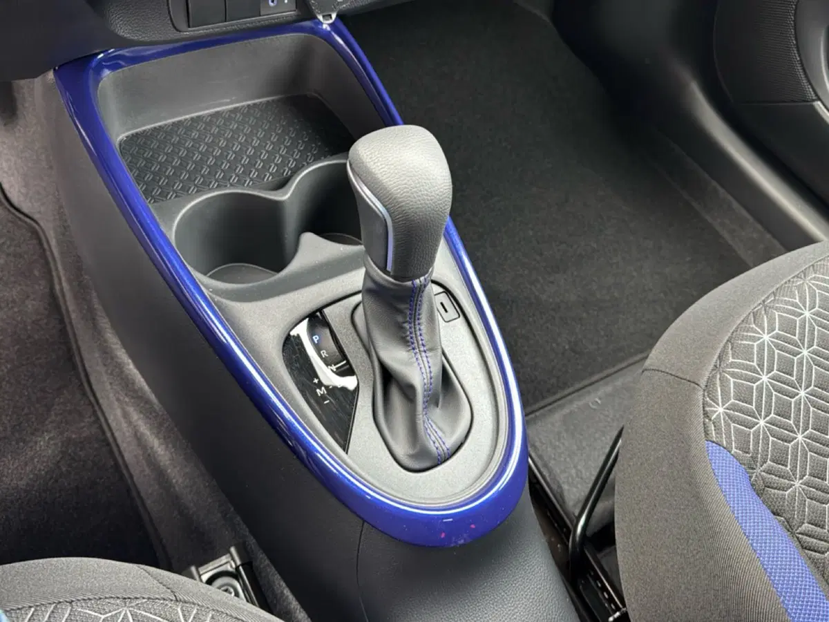Toyota Aygo X nuova a Ferrara (13)