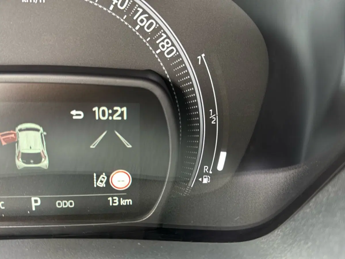 Toyota Aygo X nuova a Ferrara (17)