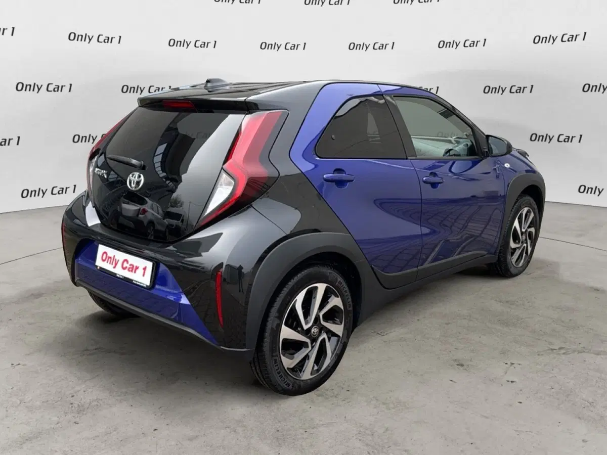Toyota Aygo X nuova a Ferrara (6)
