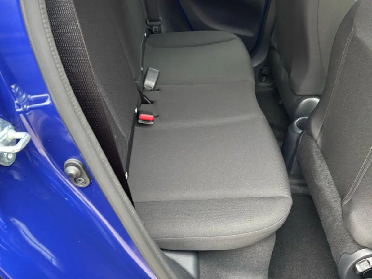 Toyota Aygo X nuova a Ferrara (9)