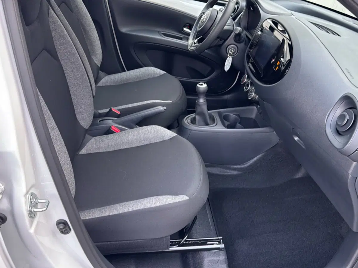 Toyota Aygo X nuova a Ferrara (10)