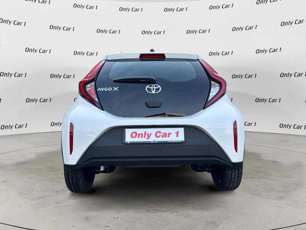 Toyota Aygo X nuova a Ferrara (4)