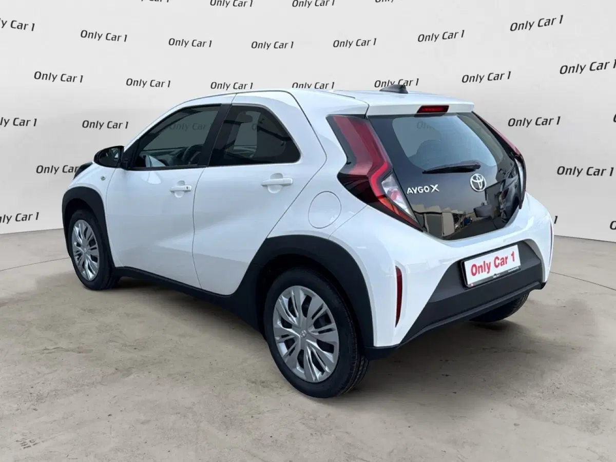 Toyota Aygo X nuova a Ferrara (5)