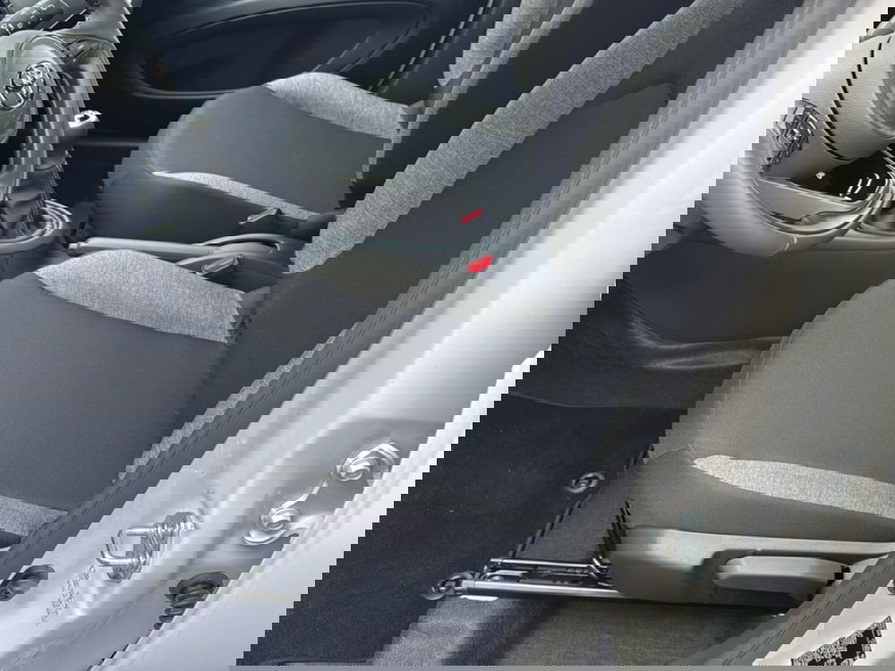 Toyota Aygo X nuova a Ferrara (9)