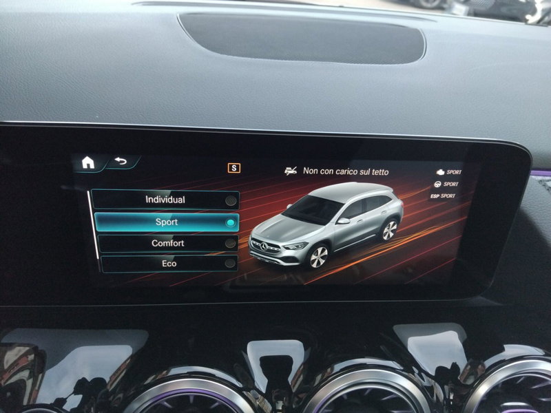 Mercedes-Benz GLA SUV usata a Pescara (13)