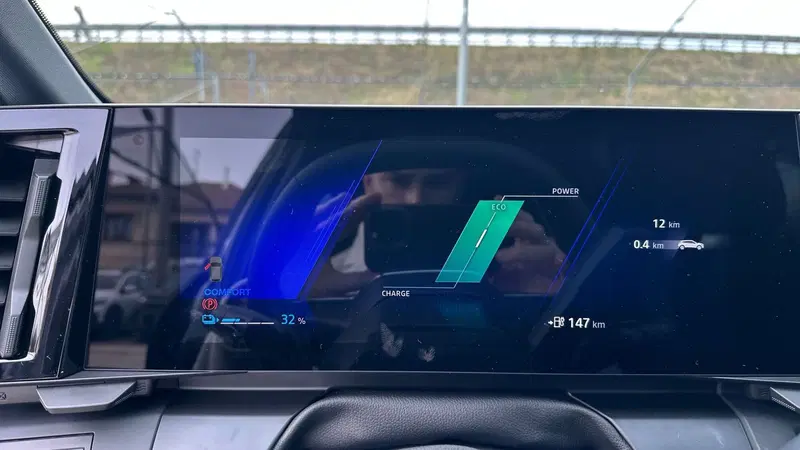 Renault Megane E-Tech Electric nuova a Treviso (11)