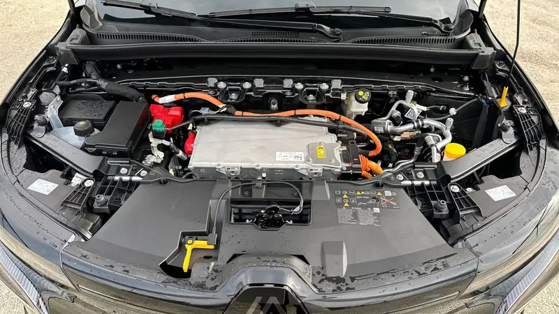 Renault Megane E-Tech Electric nuova a Treviso (15)