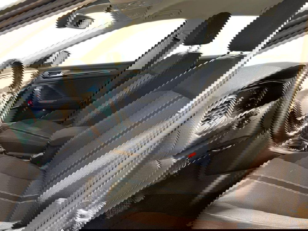 Volkswagen T-Roc usata a Pistoia (9)