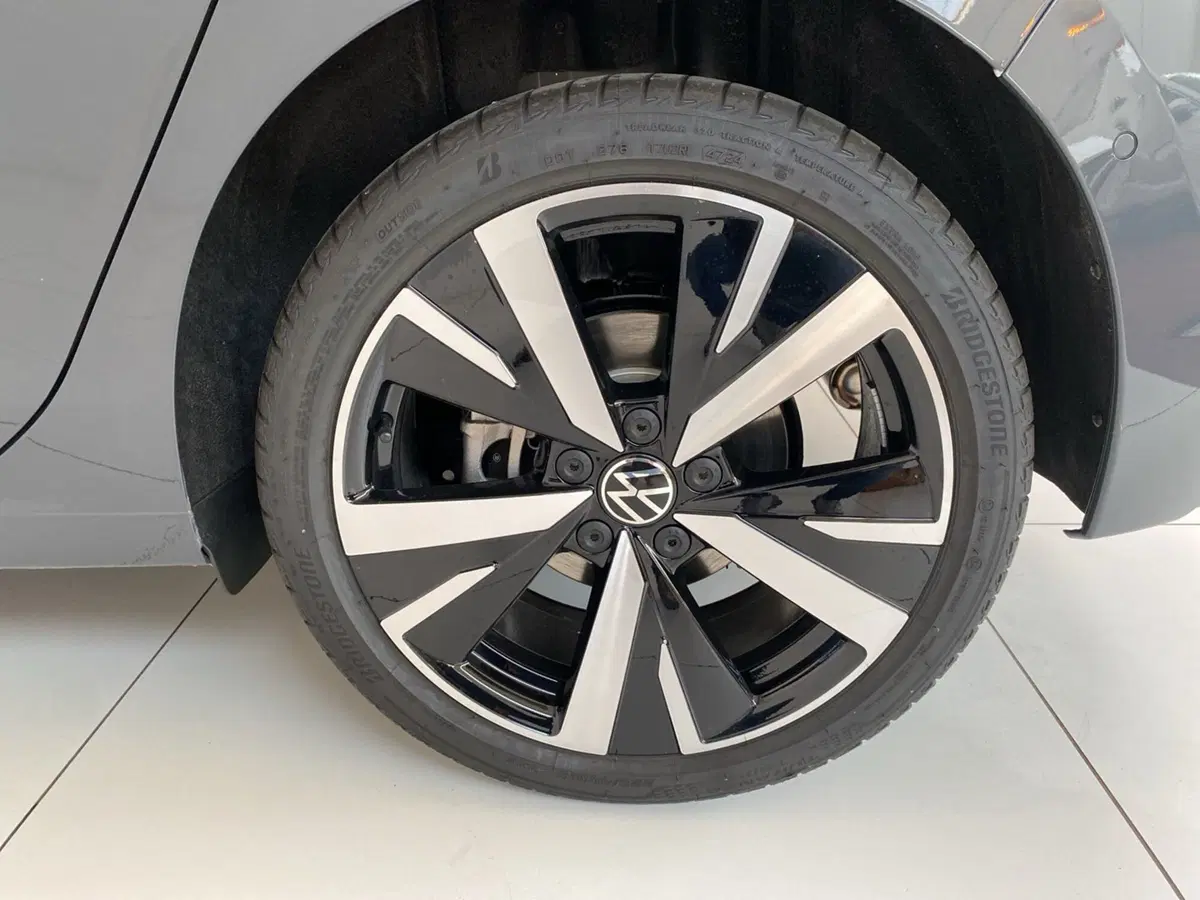 Volkswagen Golf nuova a Lodi (10)