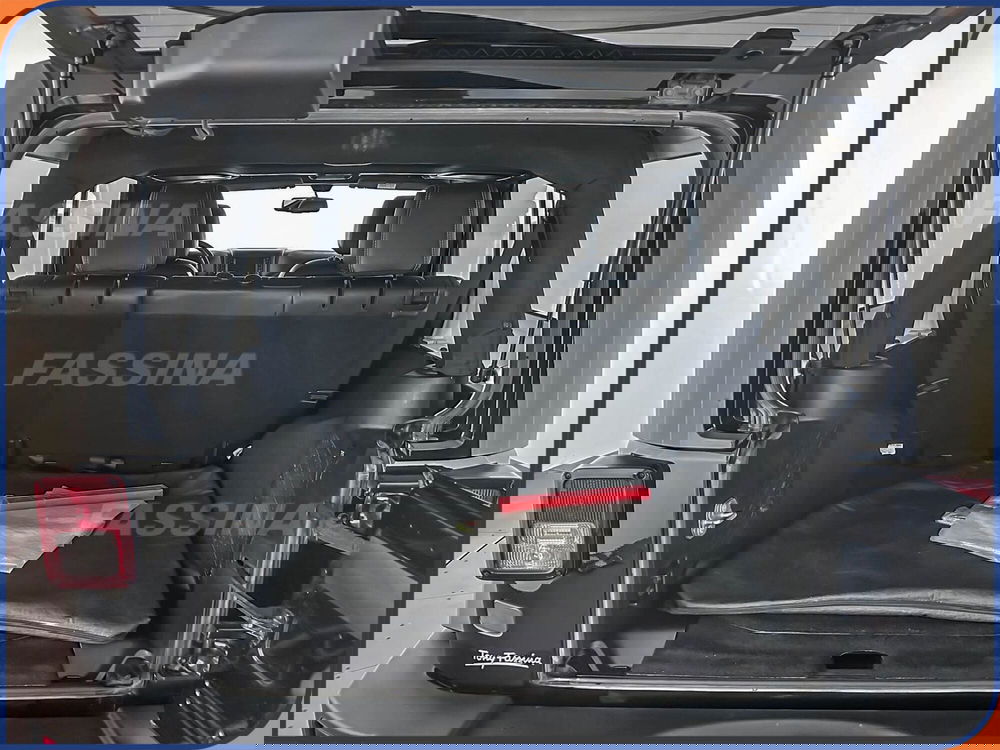 Jeep Wrangler Unlimited usata a Milano (11)