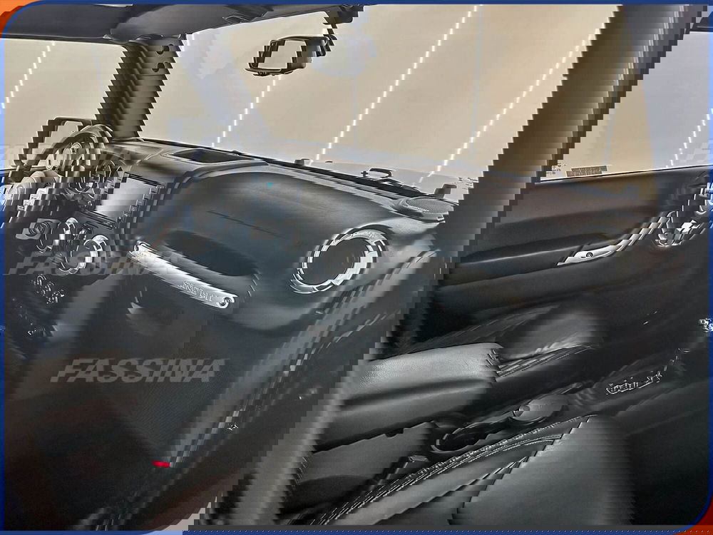 Jeep Wrangler Unlimited usata a Milano (12)