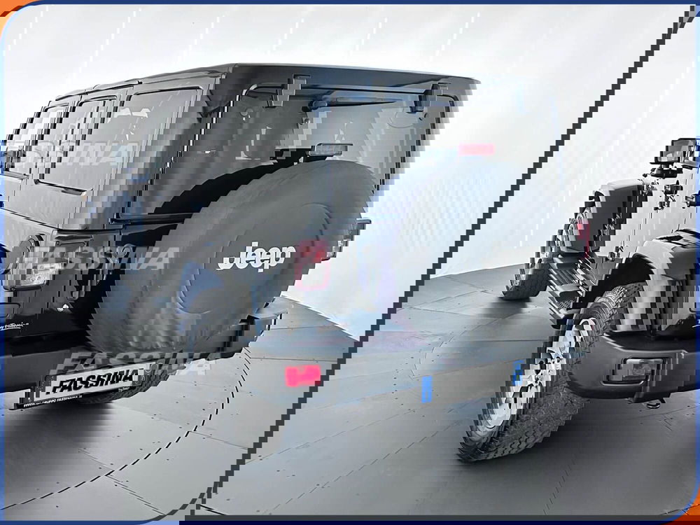 Jeep Wrangler Unlimited usata a Milano (4)