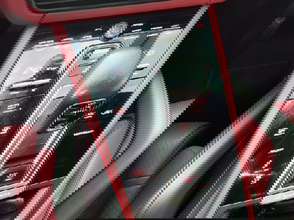 Porsche Cayenne usata a Modena (12)