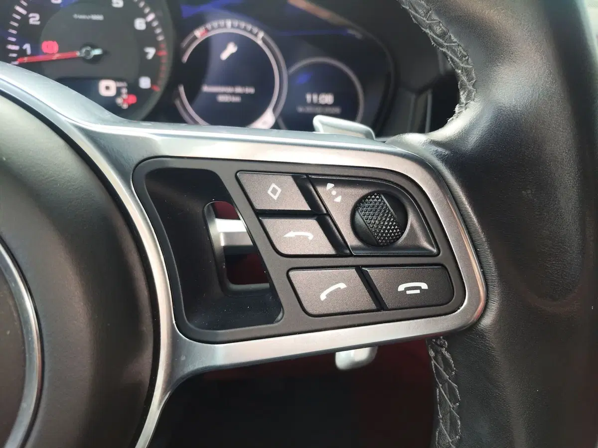 Porsche Cayenne usata a Modena (13)