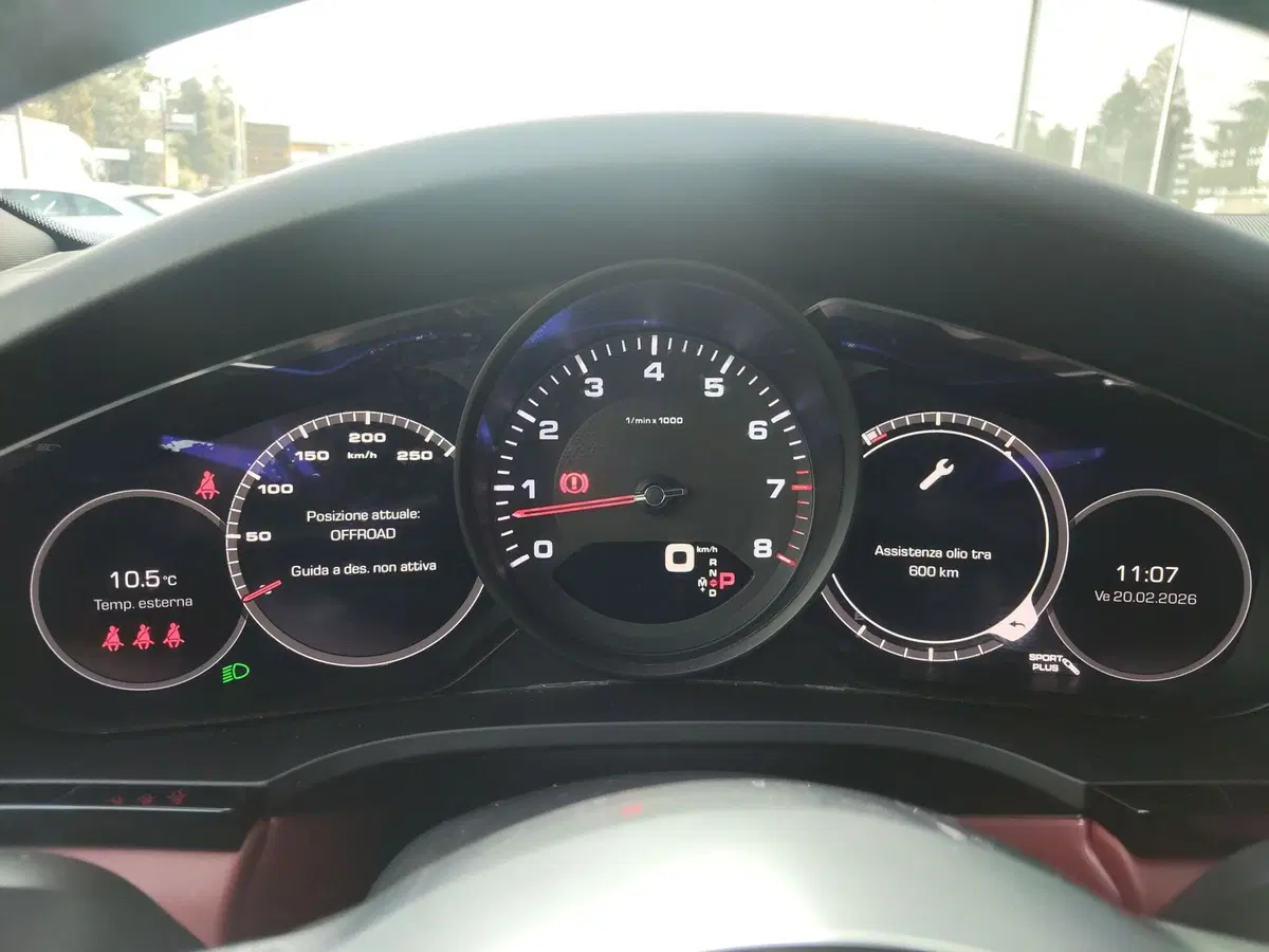 Porsche Cayenne usata a Modena (9)