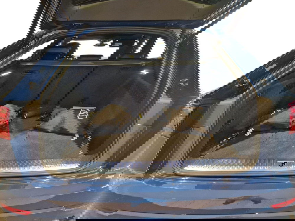 Audi Q8 usata a Bari (17)