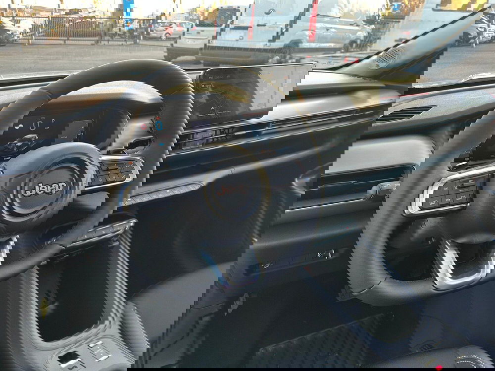 Jeep Avenger nuova a Torino (11)