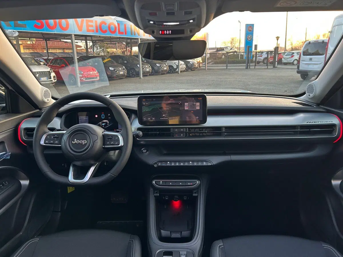 Jeep Avenger nuova a Torino (13)