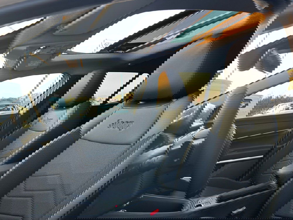 Jeep Avenger nuova a Torino (14)