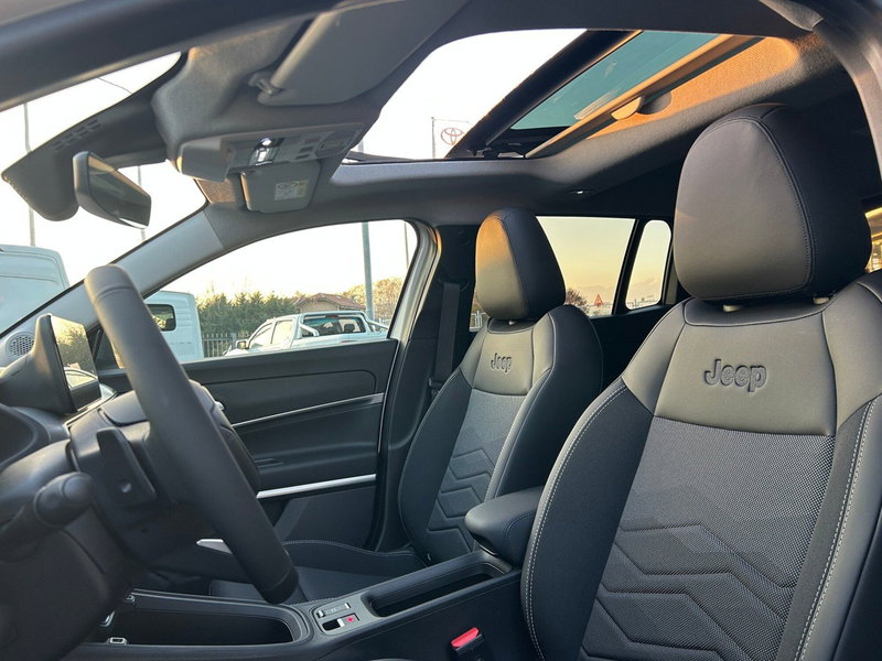 Jeep Avenger nuova a Torino (14)